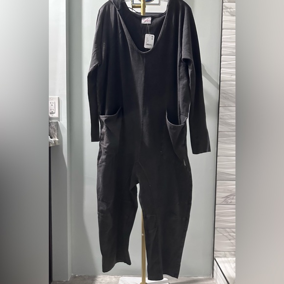 NWT Free People Movement Hot Shot Long Sleeve onesie in Black size M - Picture 5 of 7
